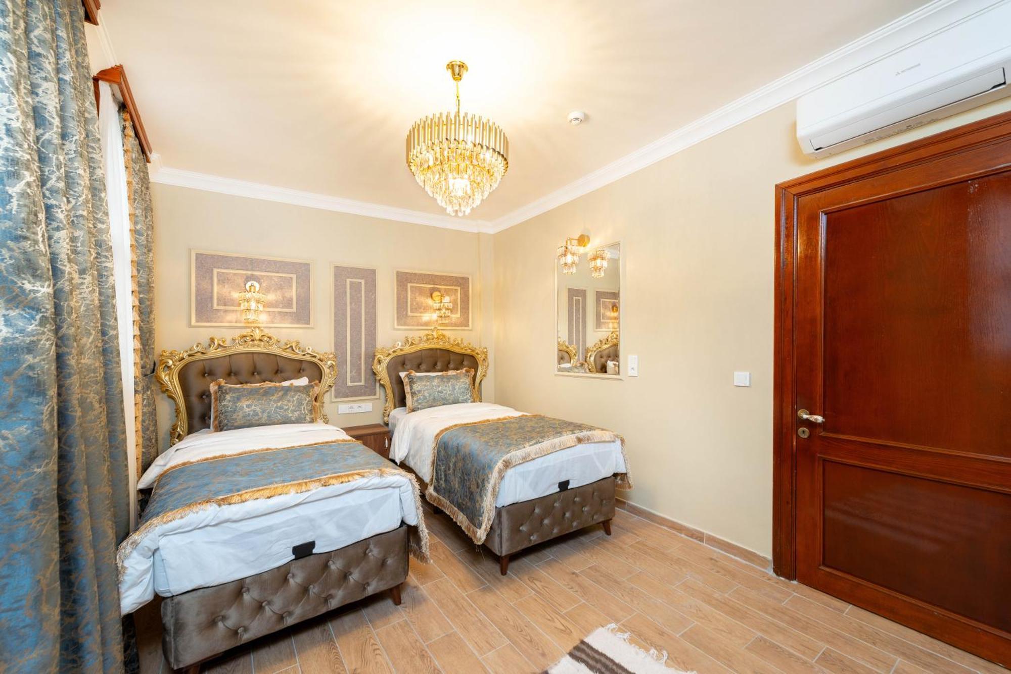 Brown Mansion Oldcity Отель