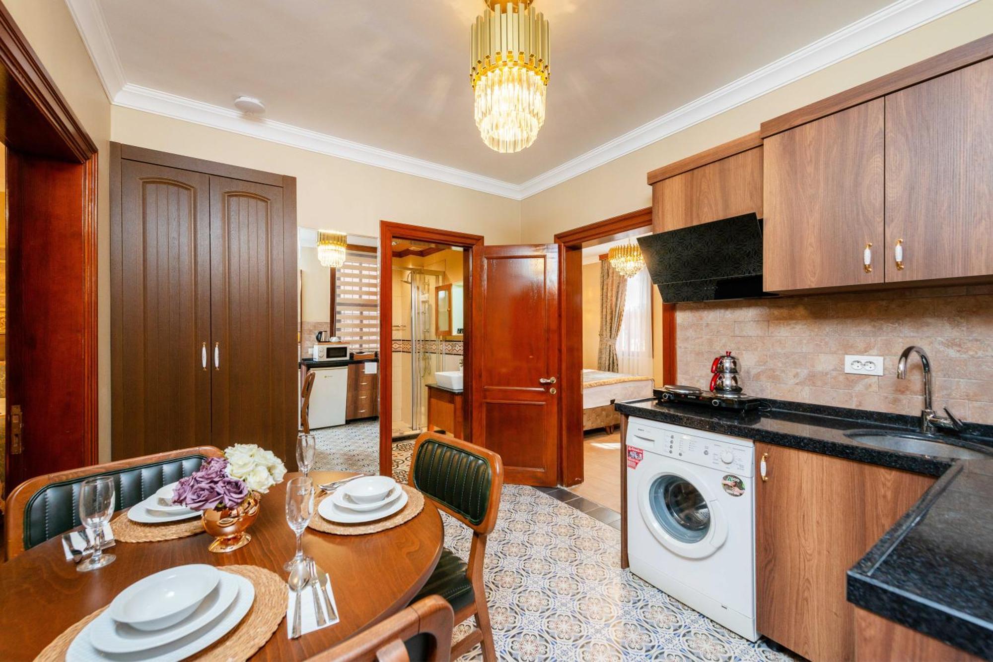 Brown Mansion Oldcity Отель *